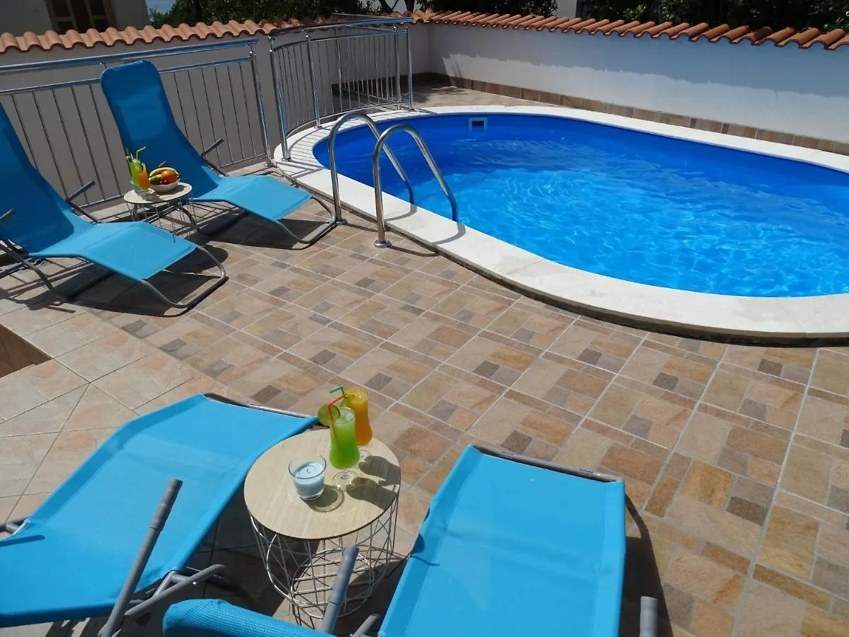 Gorgeous Apartment With Sea View Crikvenica